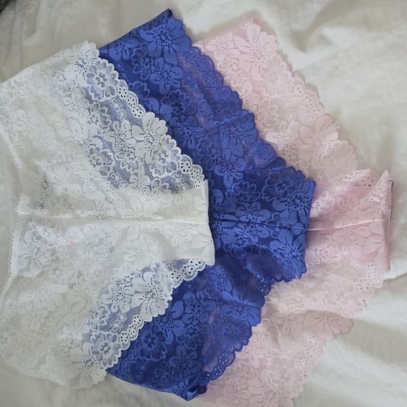 NWT Set Of 3 Victoria's Secret No-Show Cheeky Pantie/Underwear - Picture 2 of 13